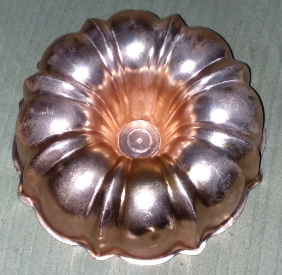 Copper Ceramic 10 Bundt Pan - Fluted Cake Pan - Miles Kimball